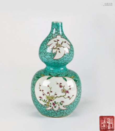 清 松石绿釉开光花卉葫芦瓶
