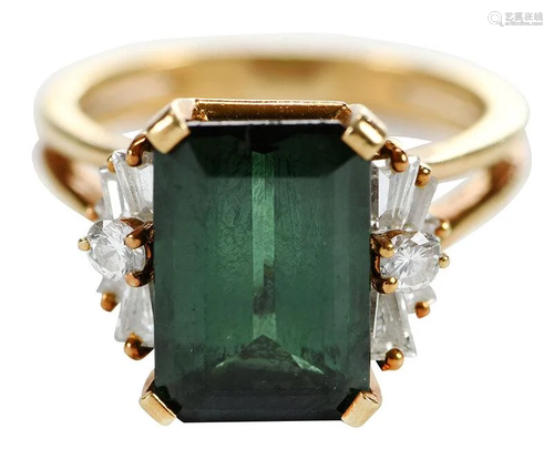 18kt. Gemstone Ring