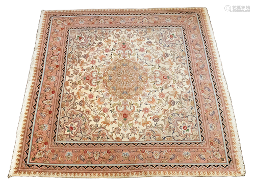 FINE PERSIAN TABRIZ WOOL & SILK CARPET, W 6' 5