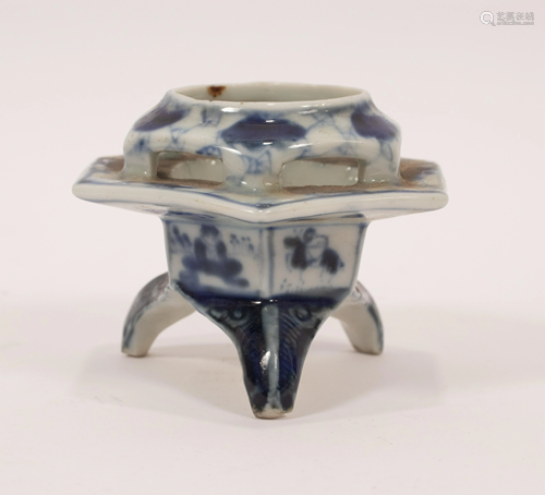 CHINESE PORCELAIN BLUE AND WHITE CANTON INCENSE DISH