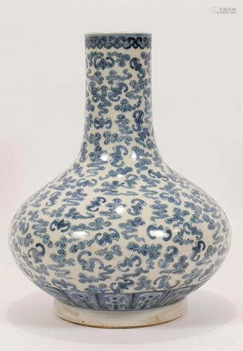 CHINESE BLUE AND WHITE GLAZED PORCELAIN VASE, H 13