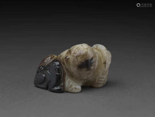 白玉巧雕童子鬥貓掛墜WHITE JADE PENDANT WITH BOY TEASING CAT