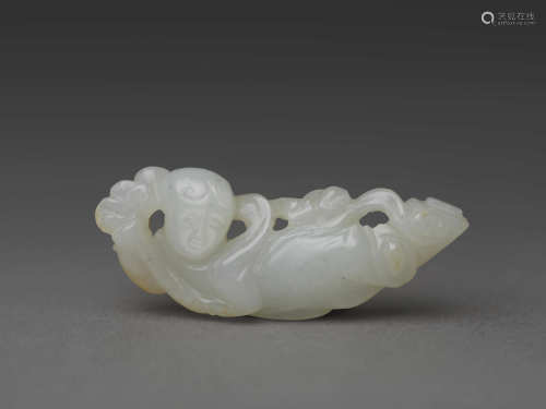 白玉飛天WHITE JADE FIGURE OF APSARA