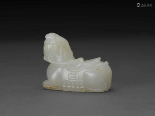 白玉帶沁臥馬 WHITE JADE RECUMBENT HORSE WITH SOME MARKINGS