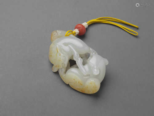 白玉帶灑金皮雙獾掛墜 WHITE JADE WITH YELLOWISH GOLD RIND DOU...