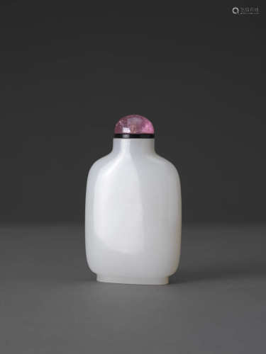 白玉鼻煙壺 WHITE JADE SNUFF BOTTLE