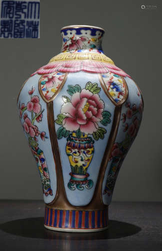 QIANLONG MARK FAMILLE ROS EGLAZE VASE