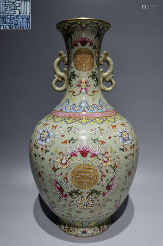 QIANLONG MARK FAMILLE ROSE GLAZE VASE