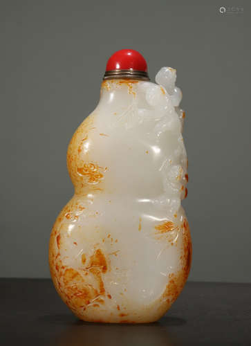 HETIAN JADE SEED CARVED ANUFF BOTTLE