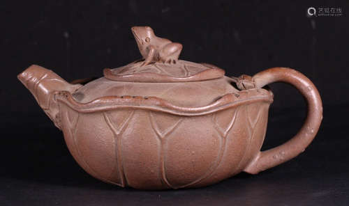 ZISHA CARVED FROG TEAPOT