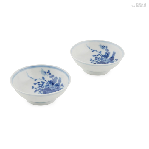 TWO BLUE AND WHITE SMALL DISHES GUANXU MARK AND OF THE