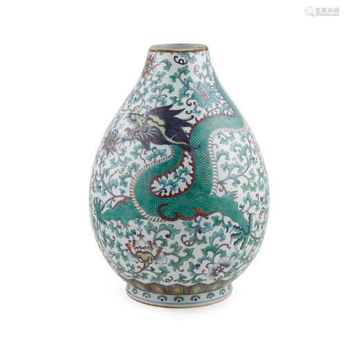 LARGE DOUCAI VASE QING DYNASTY, 19TH CENTURY