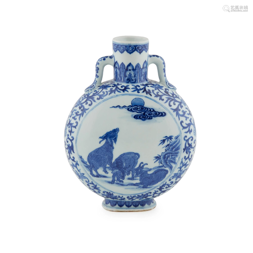 BLUE AND WHITE MOON FLASK QING DYNASTY, 18TH CENTU…