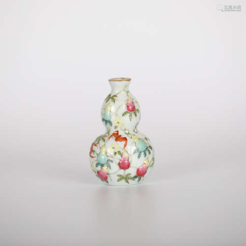 19th,Porcelain gourd-shaped snuff bottle