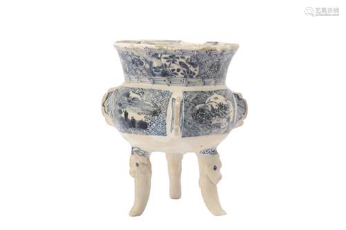 A RARE CHINESE BLUE AND WHITE TRIPOD INCENSE BURNER.