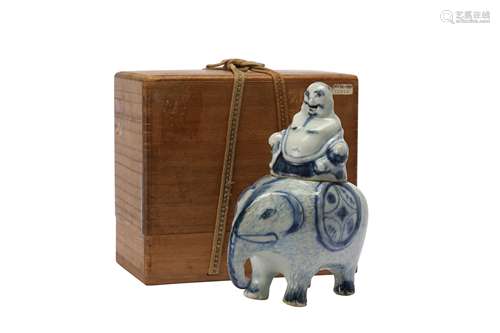 A RARE CHINESE BLUE AND WHITE KOSOMETSUKE ELEPHANT-FORM INCE...