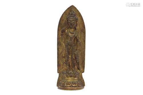 A GILT BRONZE FIGURE OF GUANYIN.