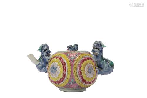 A CHINESE FAMILLE ROSE TEAPOT AND COVER.