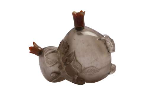 A CHINESE SMOKY CRYSTAL 'DOUBLE POMEGRANATE' SNUFF BOTTLE.