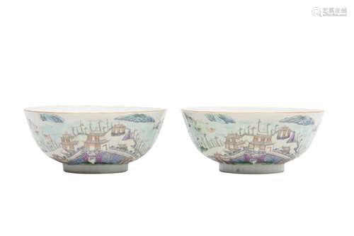 A PAIR OF CHINESE FAMILLE ROSE BOWLS DEPICTING ZHANG JIANG M...