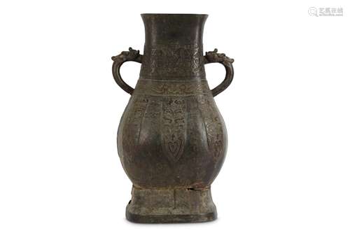 A LARGE CHINESE ARCHAISTIC BRONZE VASE, HU.