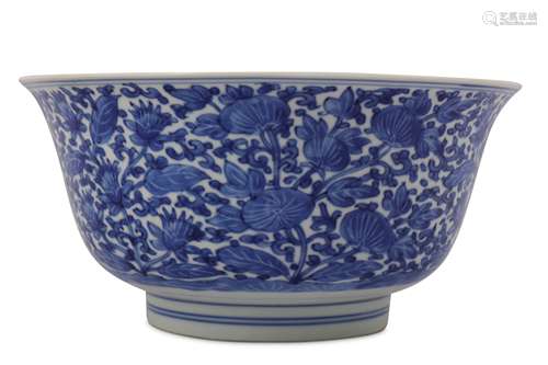 A CHINESE BLUE AND WHITE 'BLOSSOMS' BOWL.