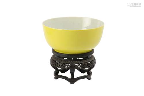 A CHINESE LEMON YELLOW-GLAZED BOWL.