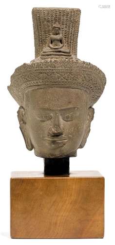 A FINE SANDSTONE HEAD OF AVALOKITESHVARA.