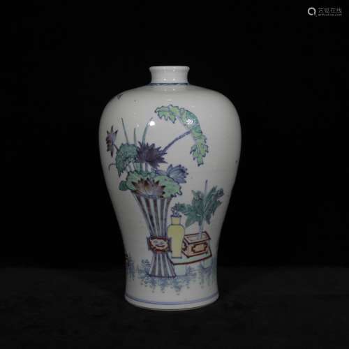 Qing style dou cai porcelain vase meiping