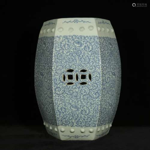 Qing daoguang style blue and white porcelain stool