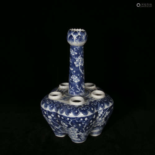 19th century blue and white porcelain vase with 5 holes