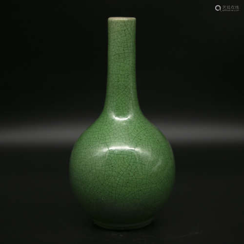 19th century green glaze porcelain vase