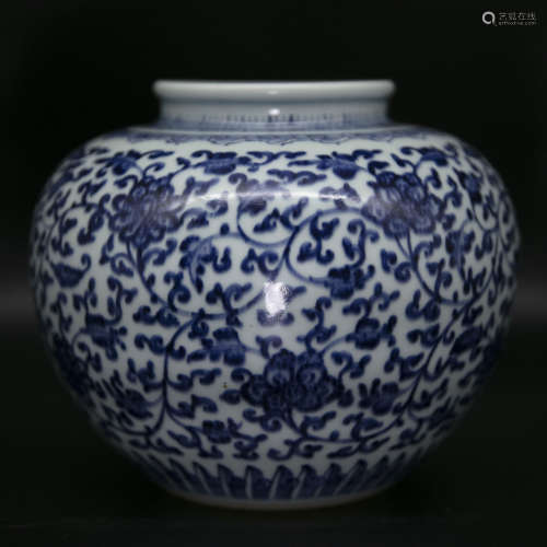 18th century blue and white porcelain jar