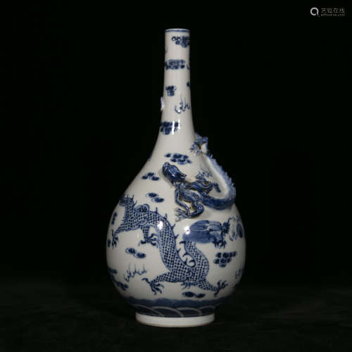 Qing style blue and white dragon pattern porcelain vase