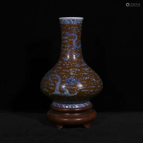 Qing yongzheng style blue and white dragon pattern porcelain...