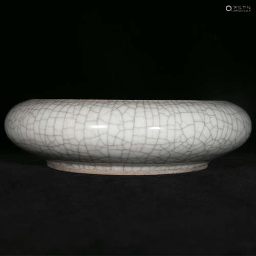 Qing qianlong style Ge glaze porcelain brush washer