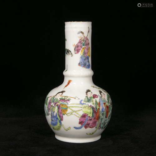 19th century famille rose porcelain bottle