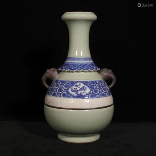 Qing qianlong style blue and white elephant ears porcelain v...