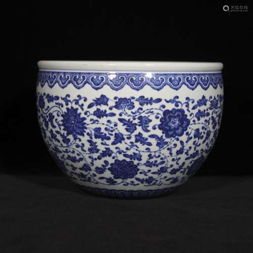 Qing qianlong style blue and white porcelain jr