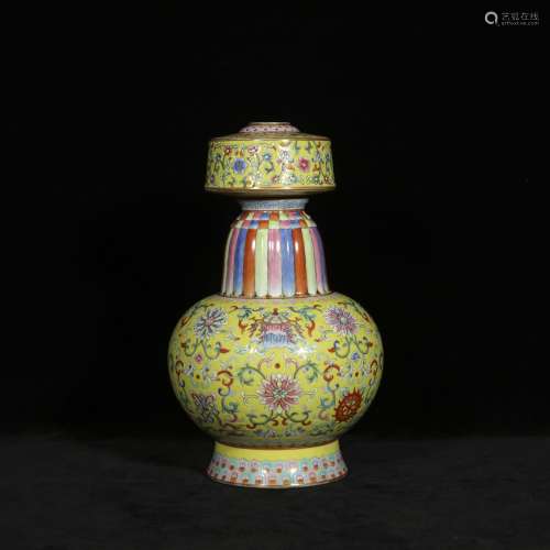 Qing qianlong style yellow ground porcelain bottle