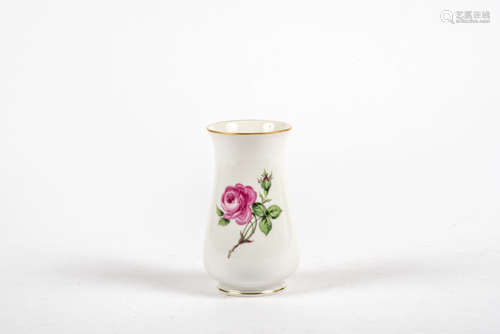 Vase mit roter Rose, Meissen