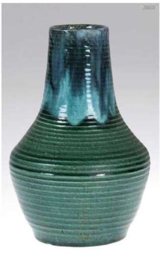 Jugendstil-Vase, Mutz, Altonoa, Nr. 382, grün glasiert mit t...