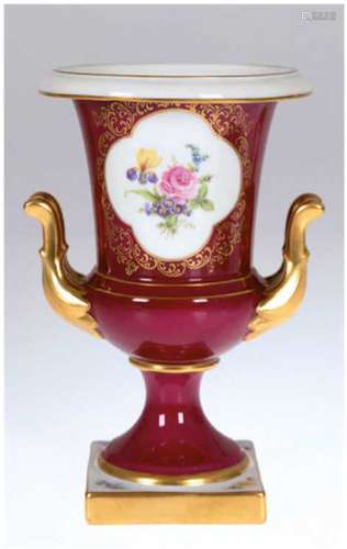 Kratervase, Küps, Lindner-Porzellan, roter Fond, in gold ger...