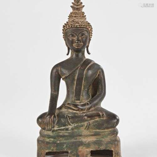 LAOS XIXe siècle Bouddha en bronze, assis en vira…