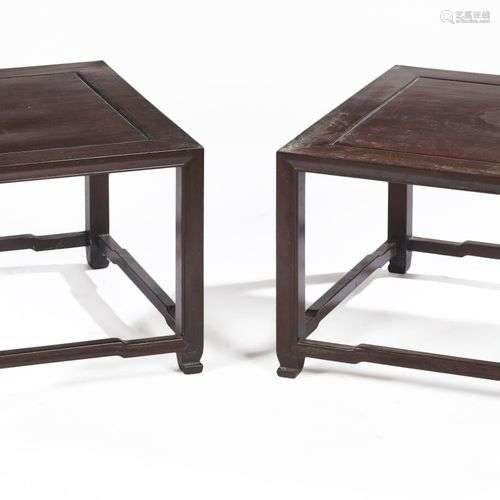 CHINE XIXe siècle Paire de tables basses en bois …