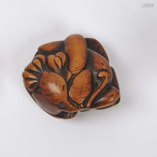 JAPON XIXe siècle Netsuke en bois, haricots parmi…