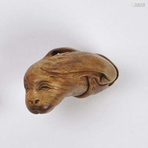 Rudi Mineur (1945 ) Netsuke en bois, bébé phoque …