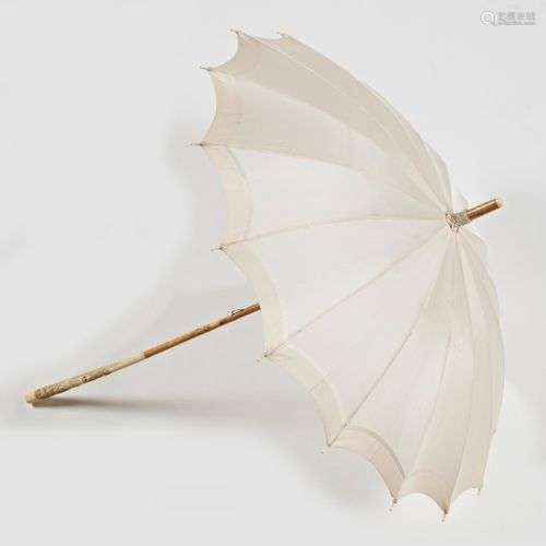 JAPON Epoque MEIJI (1868 1912) Ombrelle en soie c…