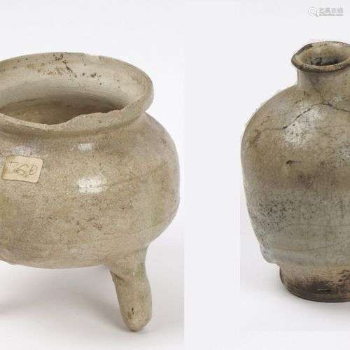 VIETNAM, Tanhoa XIIe/XIIIe siècle Petit vase et p…