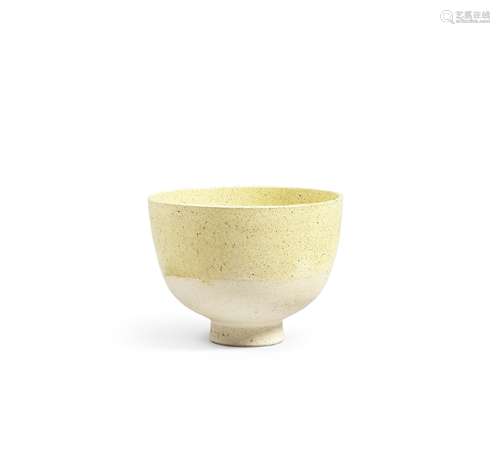 A STRAW-GLAZED CUP Sui/Tang Dynasty